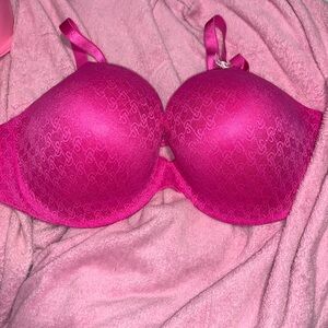 Pink vs bra
